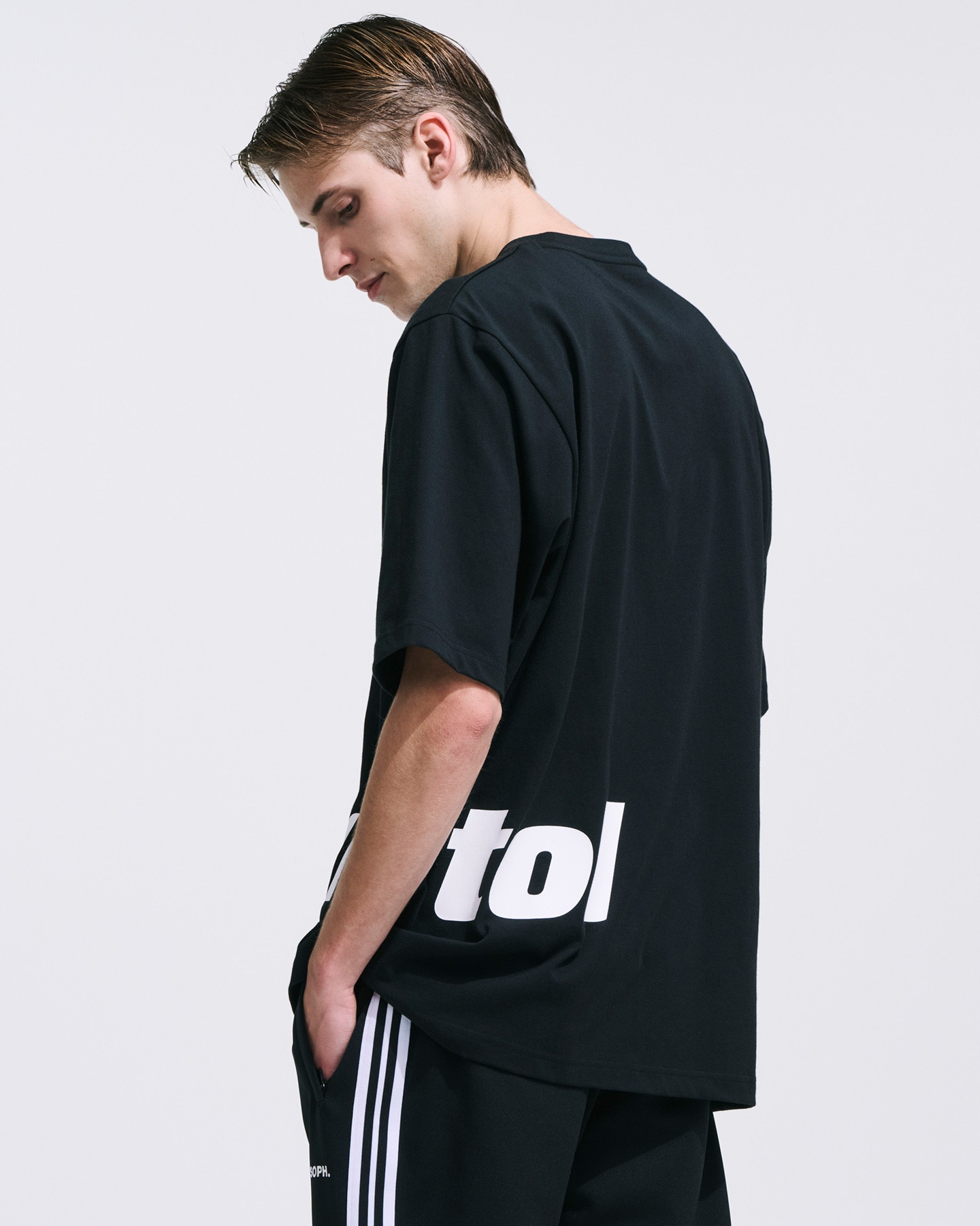 SOPH. | SIDE LOGO TEE(M OFF WHITE):