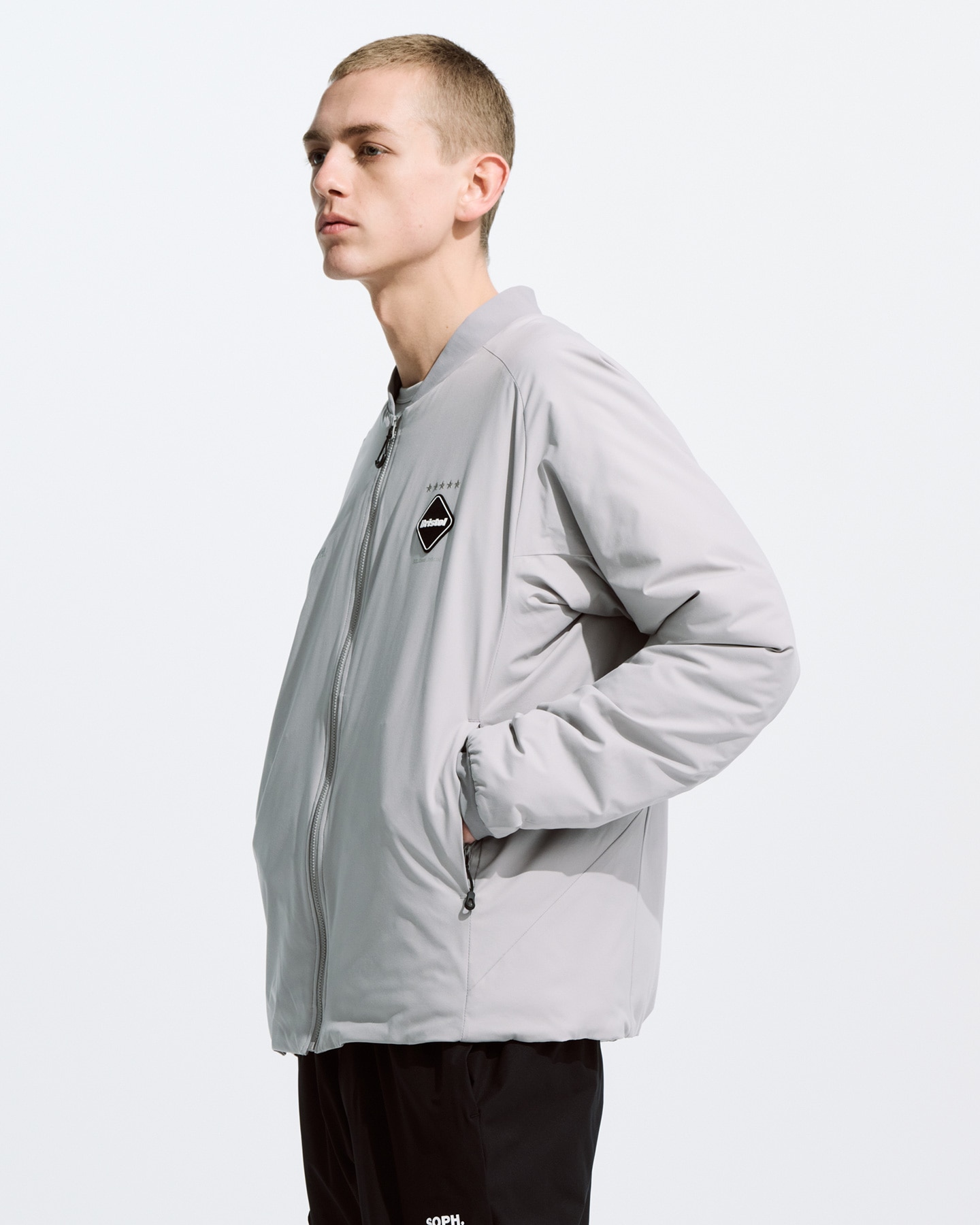 SOPH. | STRETCH LIGHT WEIGHT INSULATION PADDED ACTIVE JACKET(M BLACK):