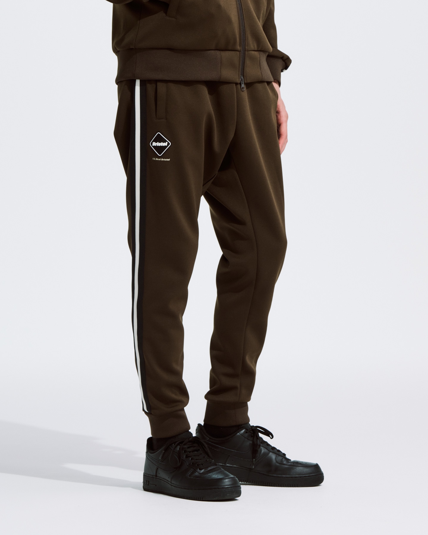 SOPH. | TRAINING TRACK RIBBED PANTS(S BROWN):