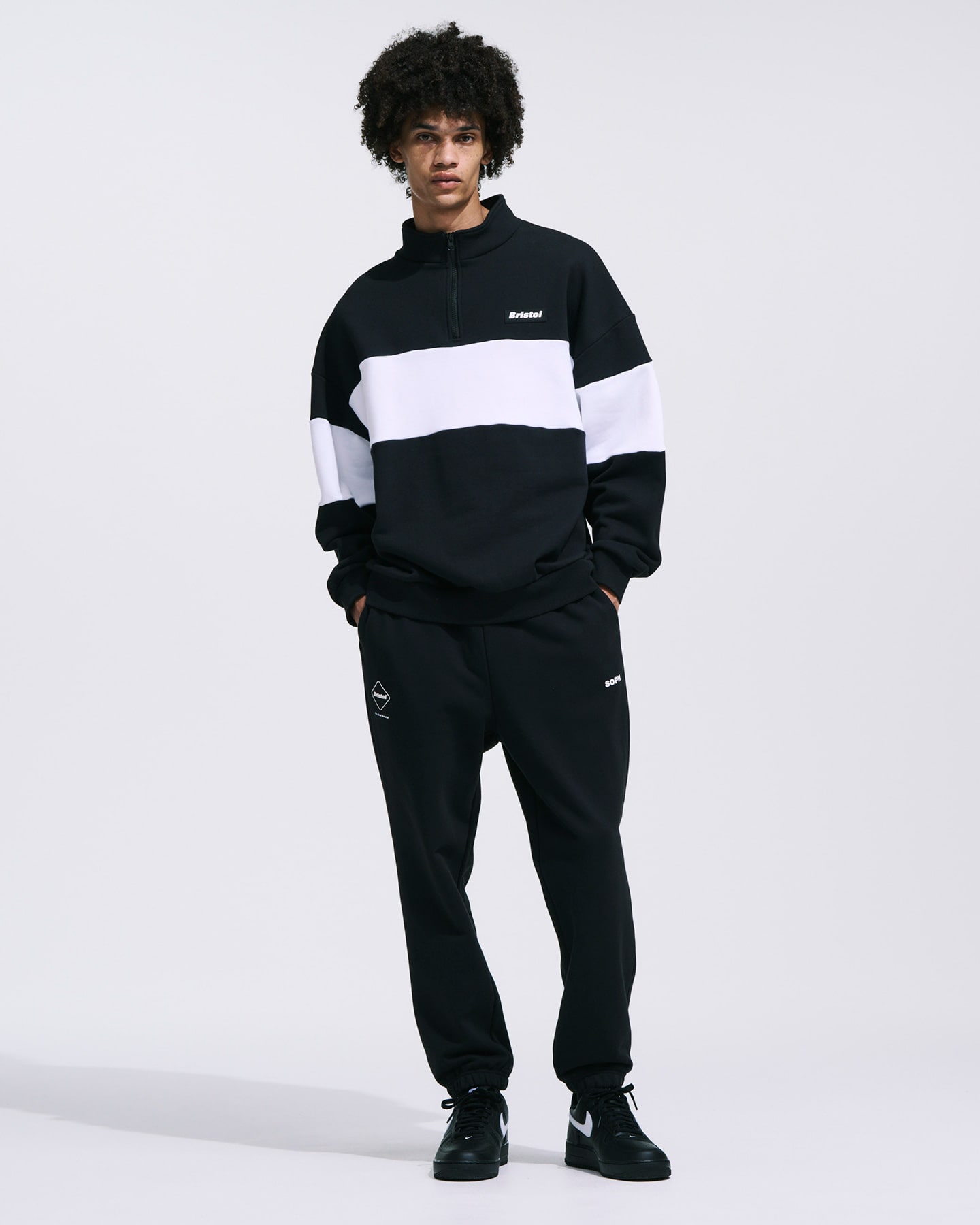 SOPH. | HALF ZIP STAND COLLAR SWEAT(L BLACK):