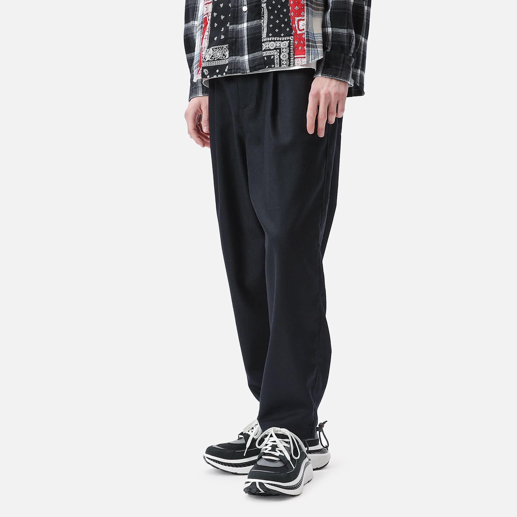 SOPH. | HOME SPUN WIDE BELTED BAGGY TUCK TAPERED PANTS(M NAVY):