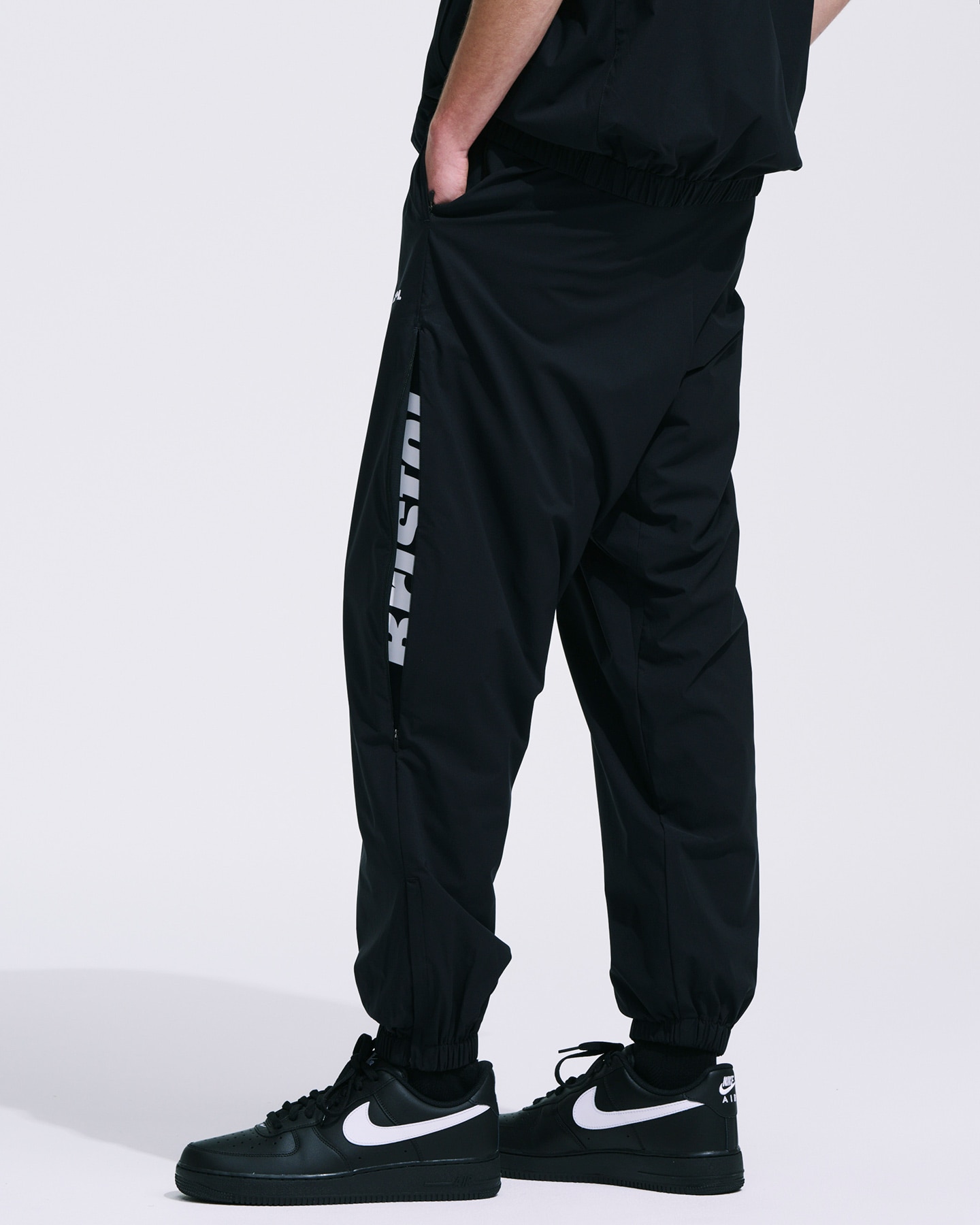 SOPH. | VENTILATION LOGO TRAINING EASY PANTS(L BLACK):