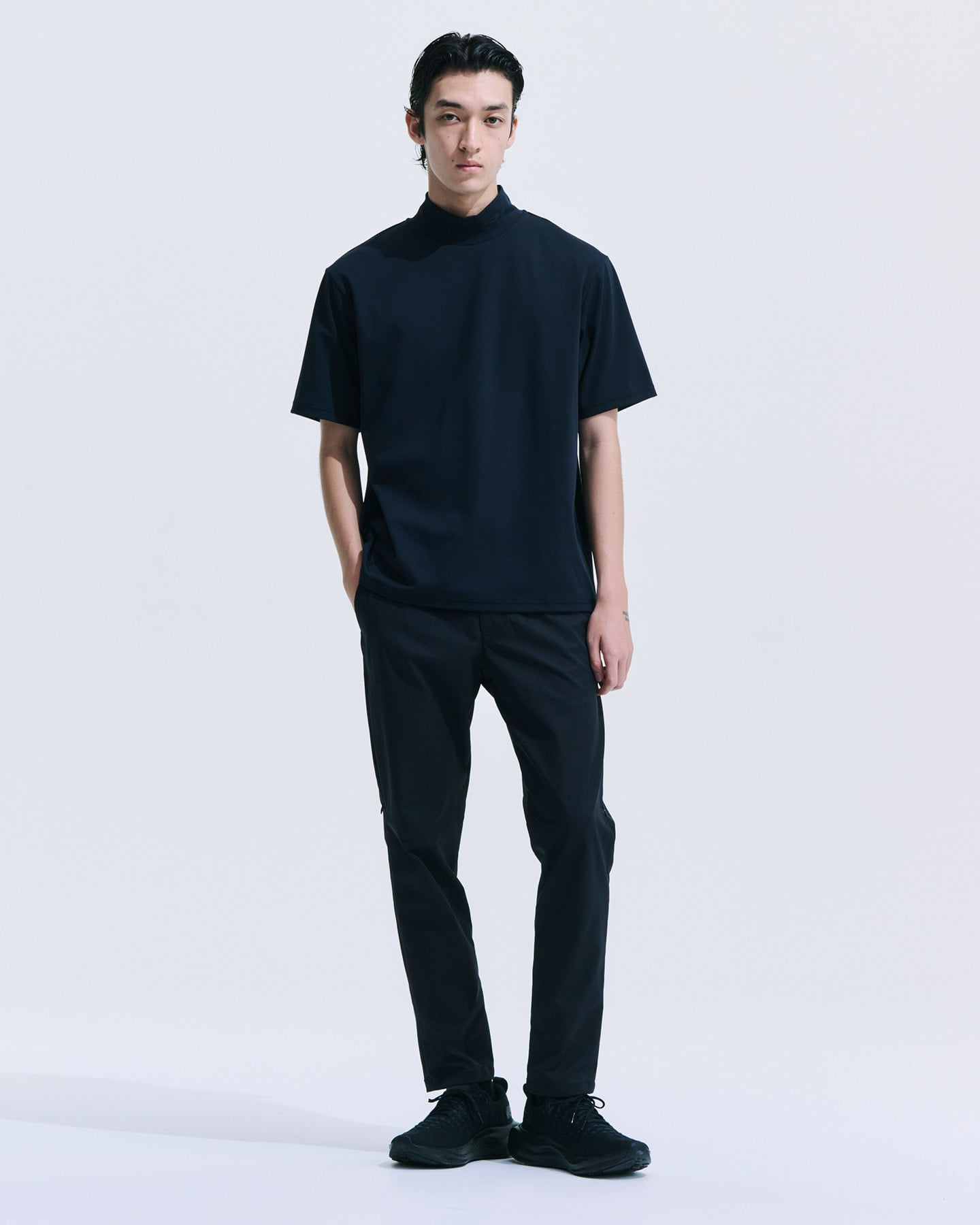 SOPH. | S/S MOCKNECK TOP(M BLACK):