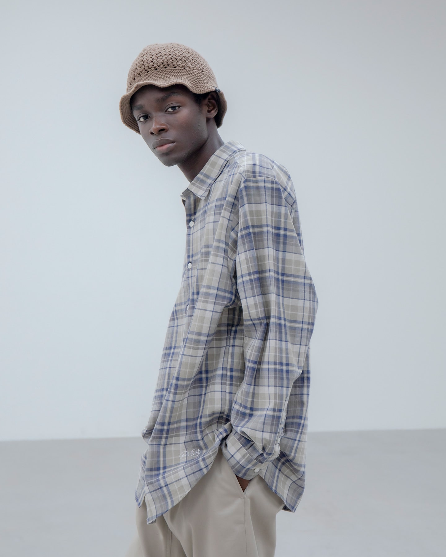 SOPH. | LINEN CHECK LOGO BAGGY SHIRT(2 BEIGE):