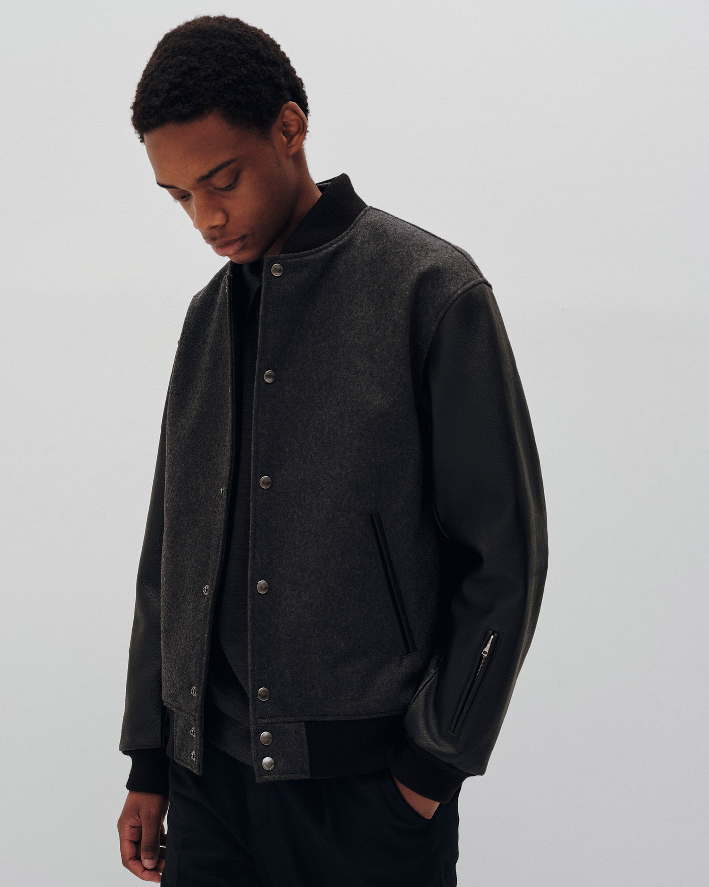 SOPH. | LEATHER SLEEVE VARSITY JACKET(M CHARCOAL GRAY):