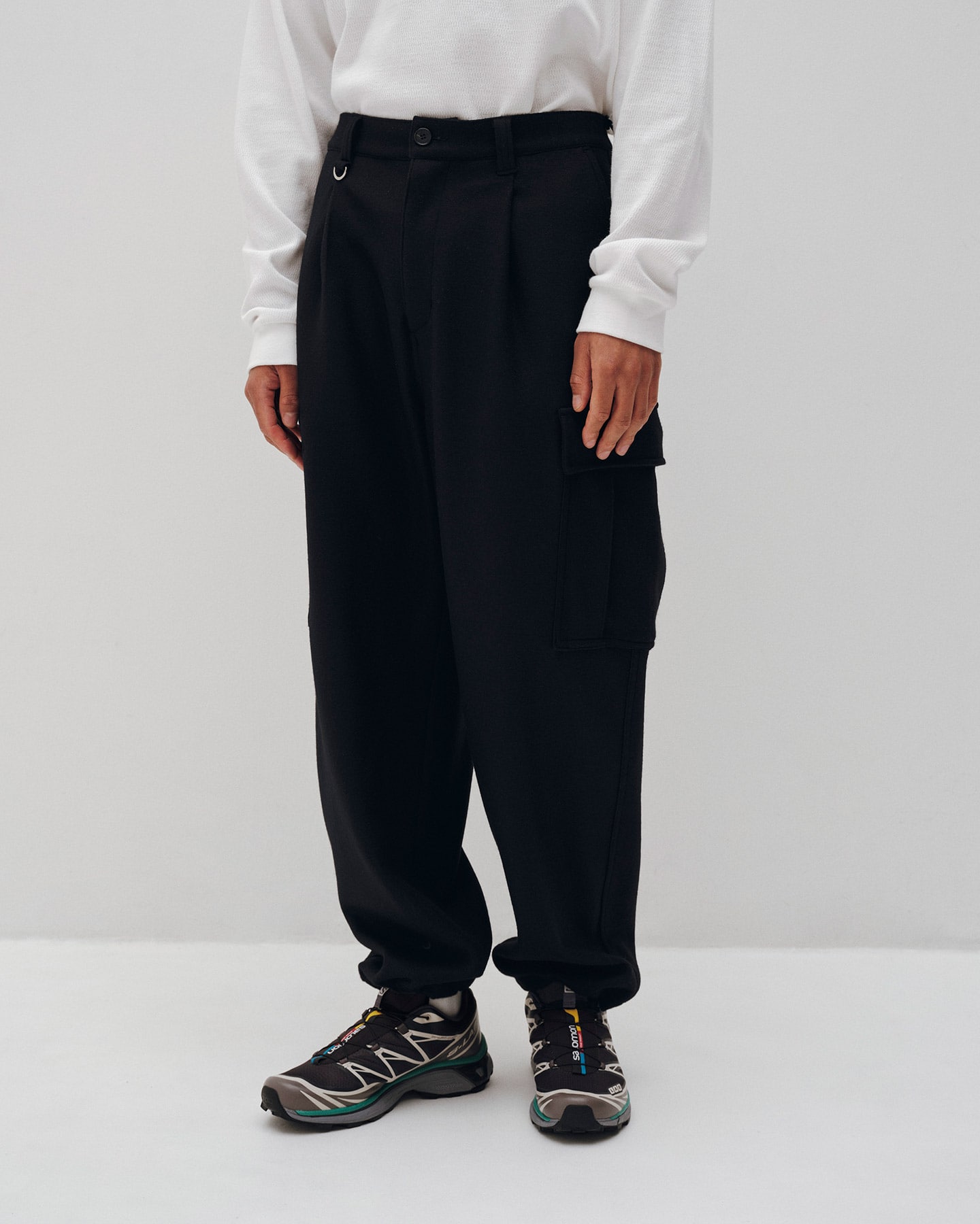 SOPH. | HARD MELTON 1TUCK TAPERED CARGO PANTS(M BLACK):