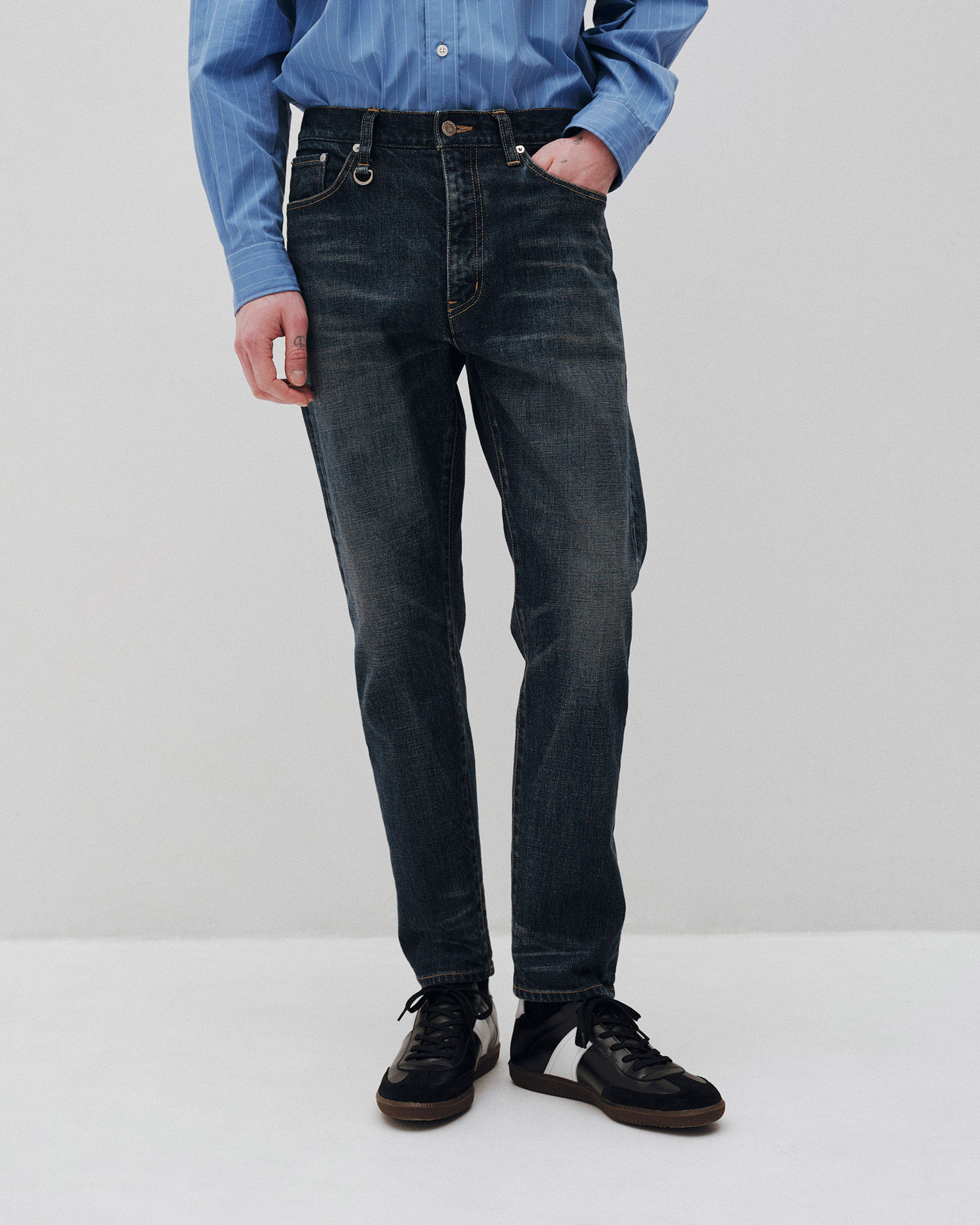 SOPH. | DAMAGED STRETCH DENIM TAPERED PANTS(S INDIGO):