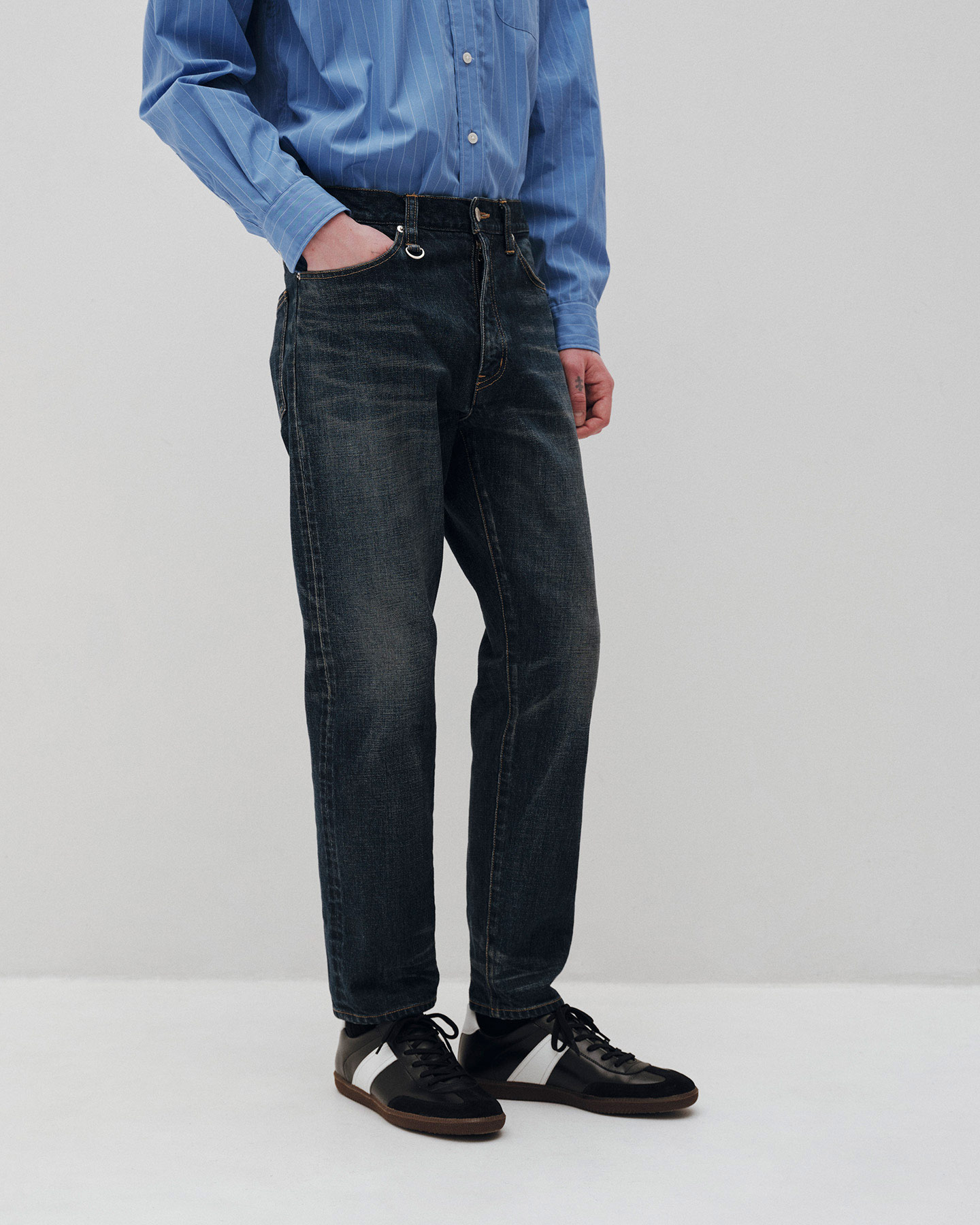 SOPH. | DAMAGED STRETCH DENIM TAPERED PANTS(S INDIGO):